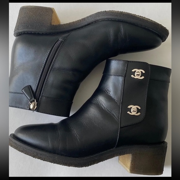 CHANEL Interlocking CC Logo Leather Boots 39 - Picture 5 of 10